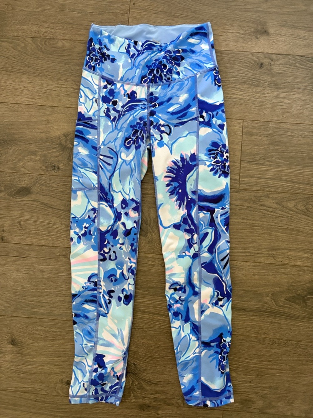 Lilly Pulitzer Luxletic Leggings Women’s XS Blue Pink Floral Preppy Resort
